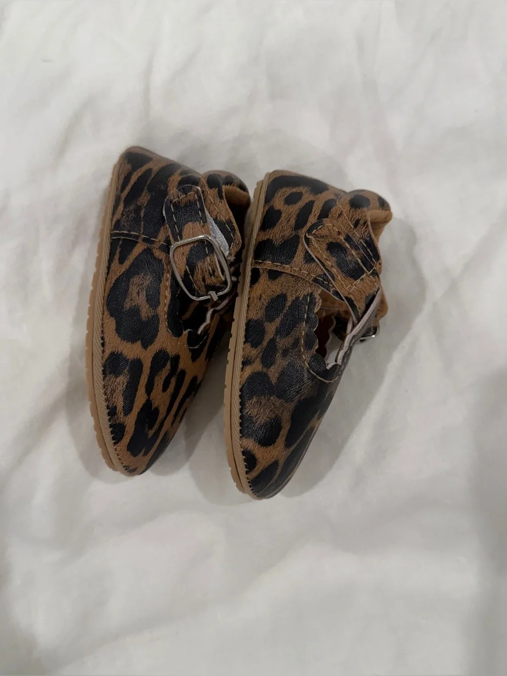 myggpp Toddler Girl Scalloped T-Strap Mary Jane Shoes – Leopard - Sz 2 NWOT